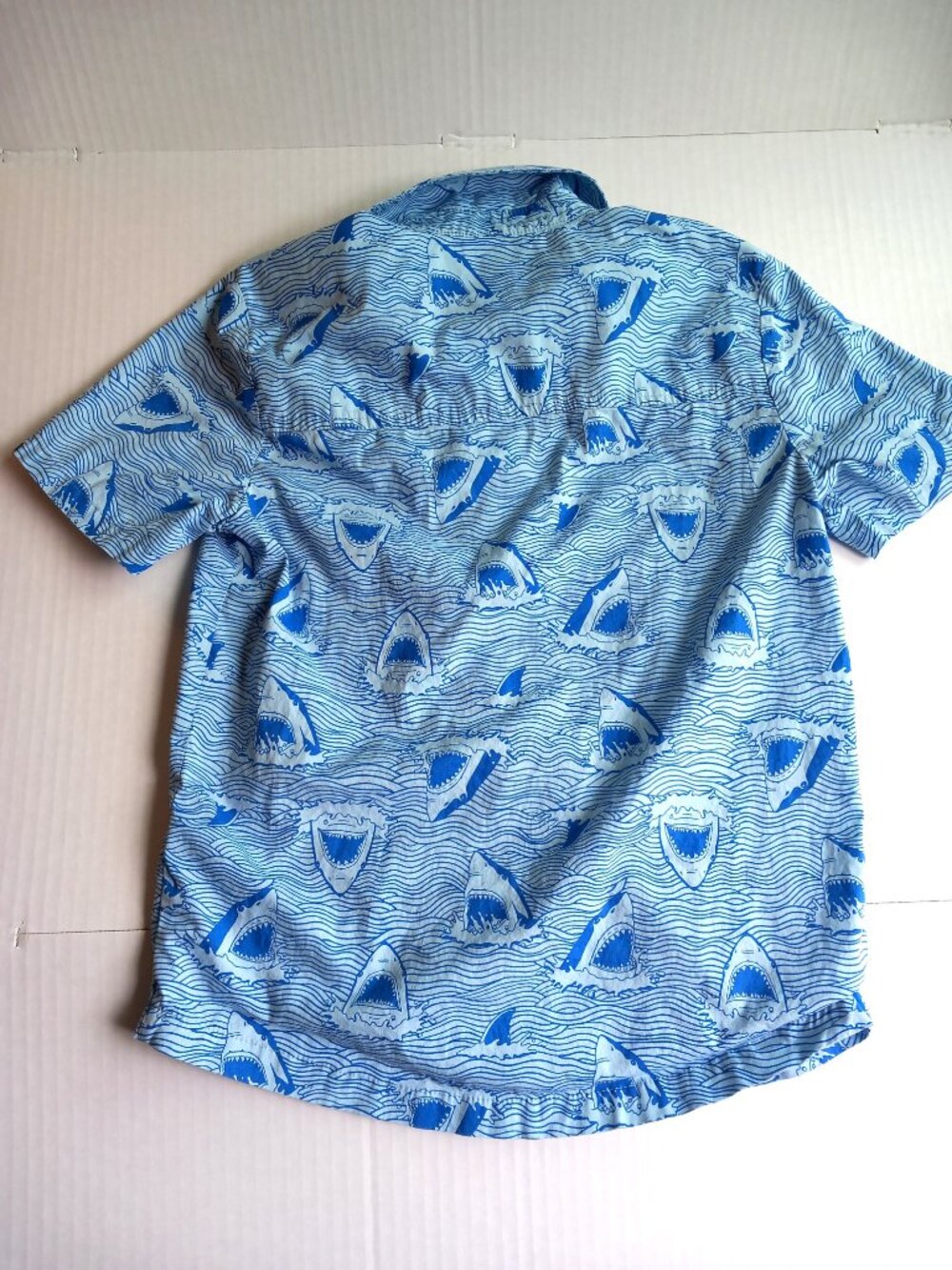 Hurley Kids Blue Short Sleeved Shark Print Button Front Shirt - Child Small - Picture 4 of 6